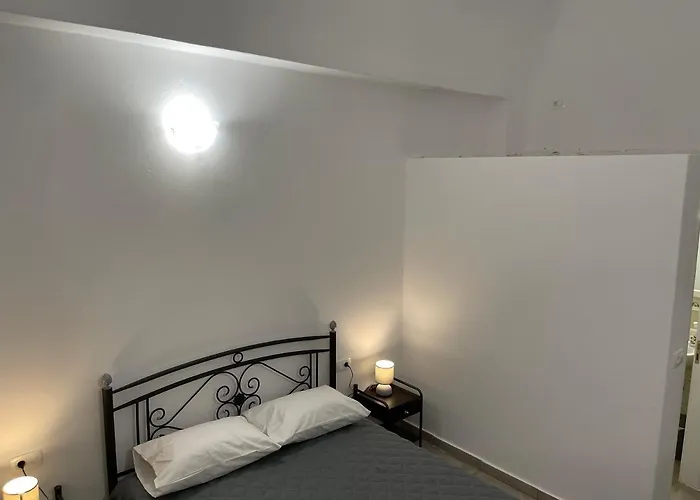 Tarelis & Apartman Kamári