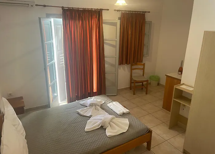 Tarelis & Apartman Kamári