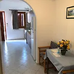 Apartmán Tarelis & *