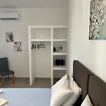 Apartmán Tarelis & *