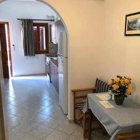 דירה Tarelis & *