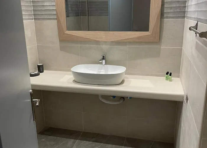 Tarelis & Lejlighed *