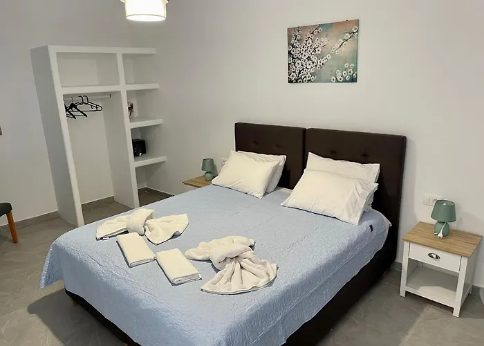 Tarelis & Apartamento