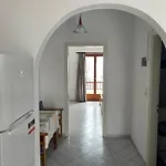 Tarelis & Kamári