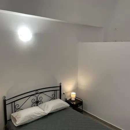 Tarelis & Apartmán Kamári