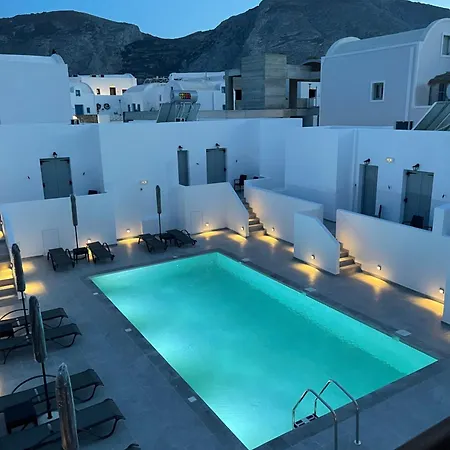 Tarelis & Apartment Kamari (Santorini)