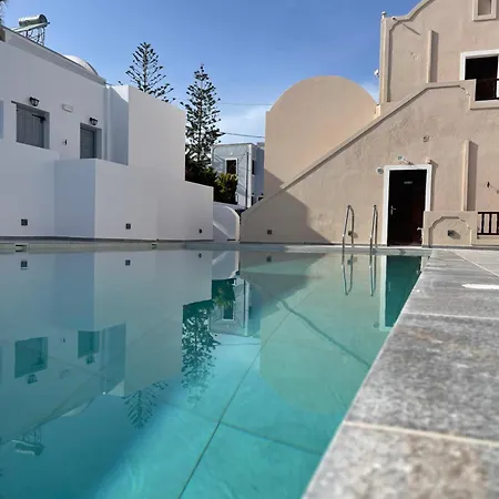 Tarelis & Apartment Kamari (Santorini)