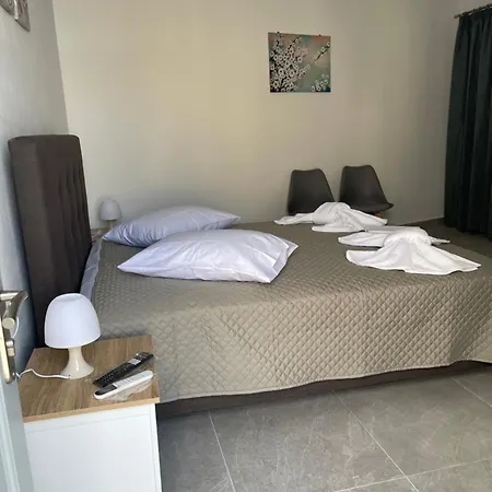 Apartment Tarelis & *