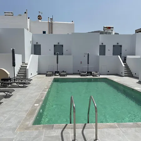 Tarelis & Apartment Kamari (Santorini)