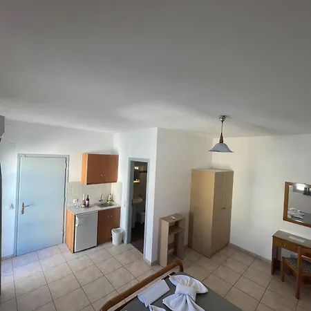 Apartment Tarelis &