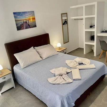 Tarelis & Apartment Kamári