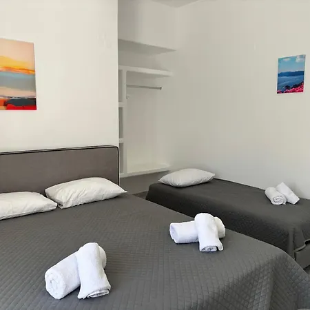 Apartment Tarelis &