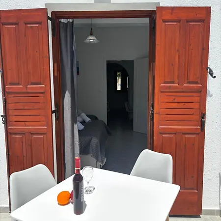 Tarelis & Apartment *