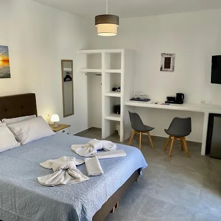 Tarelis & Appartement Kamári